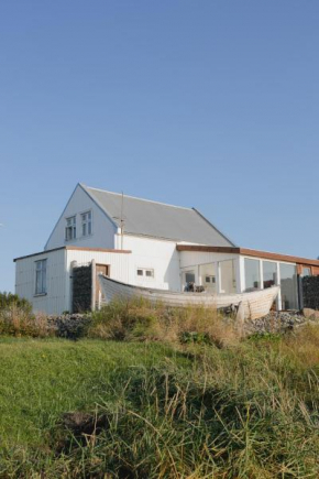 Thorshamar sea side villa